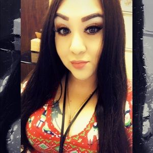 Meet your Posher, Dina